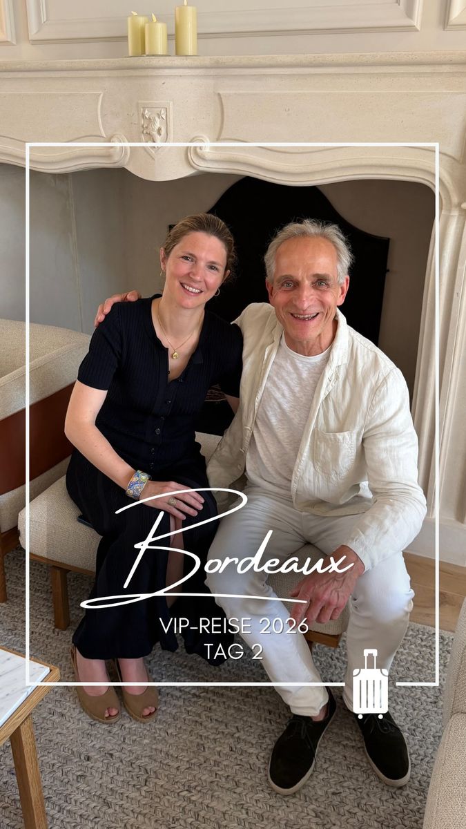 VIP-Reise Tag 2 🍷
Zwei Tage, zwei große Châteaux und unzählige Eindrücke, die bleiben.
Unsere Reise führte uns zunächst nach Saint-Émilion zu Château Angélus. Dort durften wir den neuen Keller erleben und im Anschluss ausgewählte Weine verkosten. Besonders beeindruckend war die Hommage à Elisabeth Bouchet 2019. Ein Cabernet Franc mit Charakter, Tiefe und großer Präzision.
Weiter ging es nach Pauillac zu Château Latour. Der traumhafte Keller ist ein echter Heaven in Wine und schon für sich genommen einen Besuch wert.
Solche Besuche zeigen immer wieder, was Bordeaux so besonders macht: große Geschichte, außergewöhnliche Terroirs und Weine, die über Jahrzehnte hinweg begeistern können. Vor allem die Verkostung von Latour 2014 und Latour 2019 ein super spannender Vergleich zweier bereits veröffentlichter Jahrgänge. Nicht zu vergessen die grandiosen Weine, die wir zum Dinner hatten bis zurück zu 1975 Chateau Latour.
@chateauangelus
@chateaulatour_officiel
#chateauangelus #chateaulatour #finewine #rarewine #winecollector