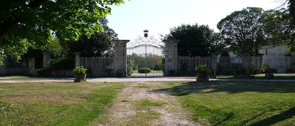 Chateau Larrivaux